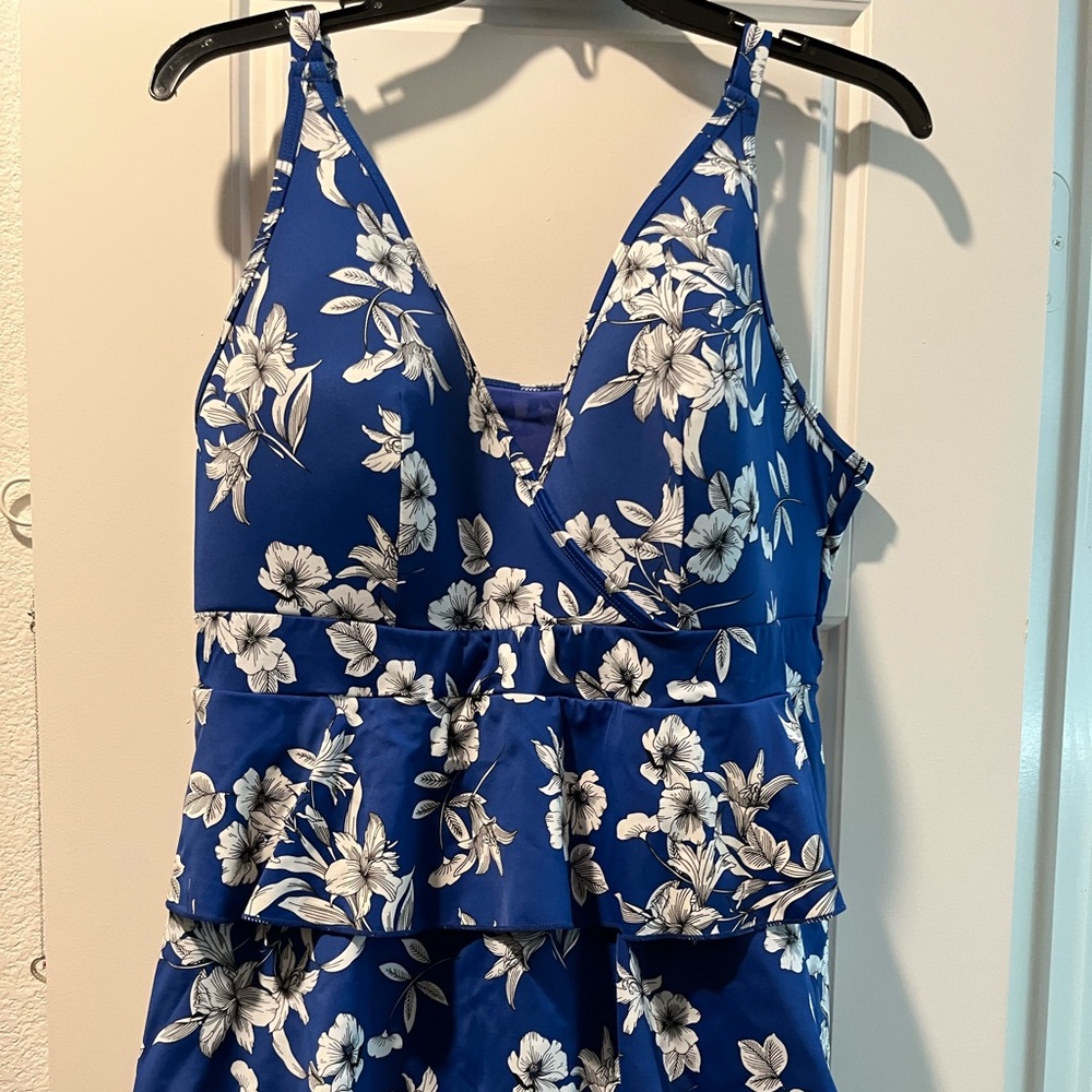 Swim tank